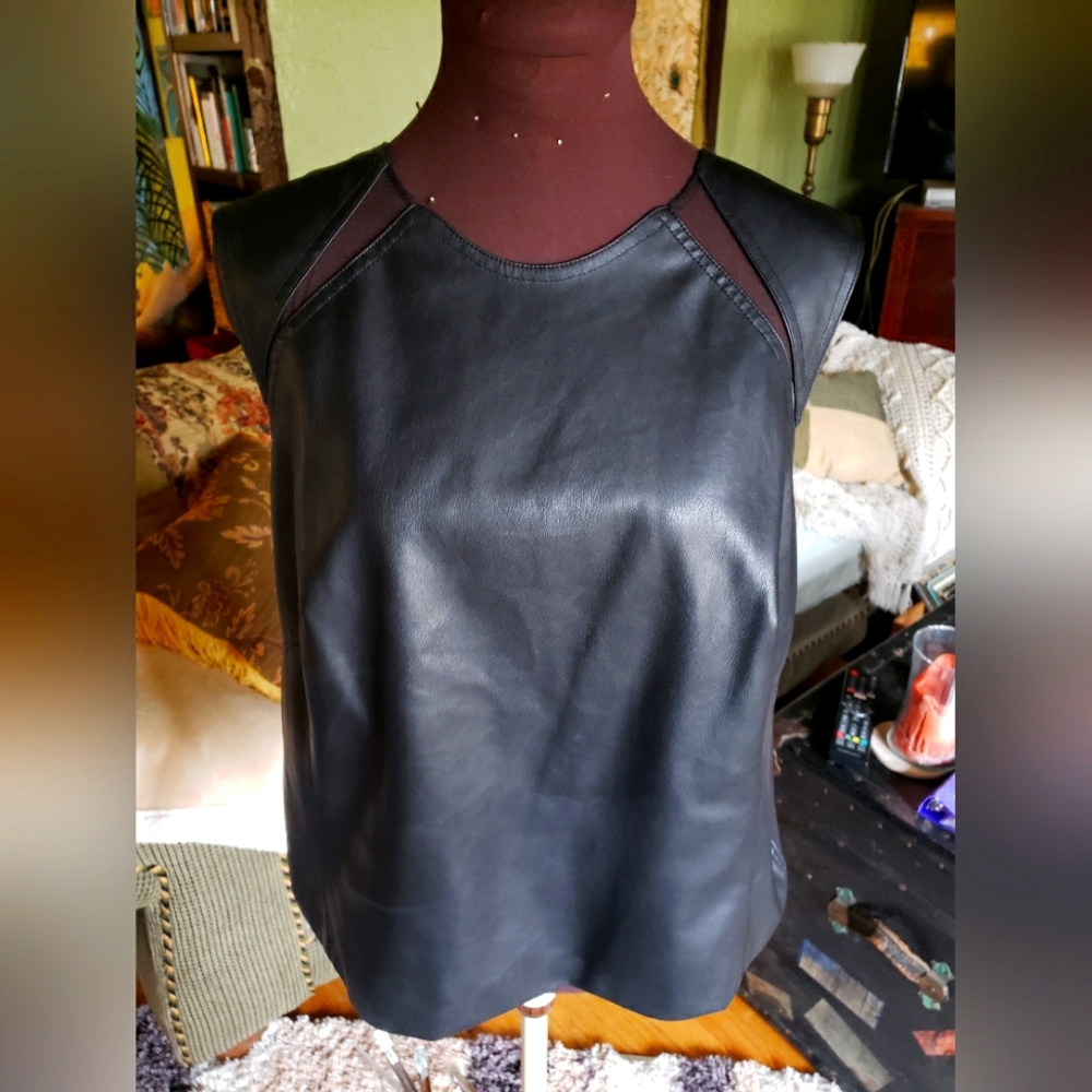 Avant-garde style Sleeveless Faux Leather top w safety-pin detail - sz 12